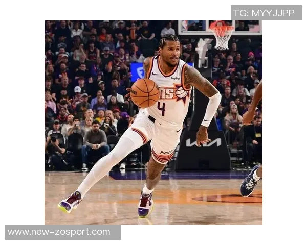 杰伦布朗表现平平18投9中贡献26分8篮板4助攻2抢断罚球命中率尚可